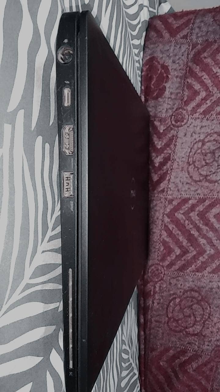 Dell Latitude 7280, Intel Core i5 7th gen, 8GB ram, Battery 10-20 mins 2