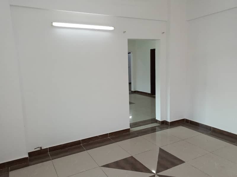 10 Marla 3 Bedrooms 2018 model 5th Floor For Sale 8