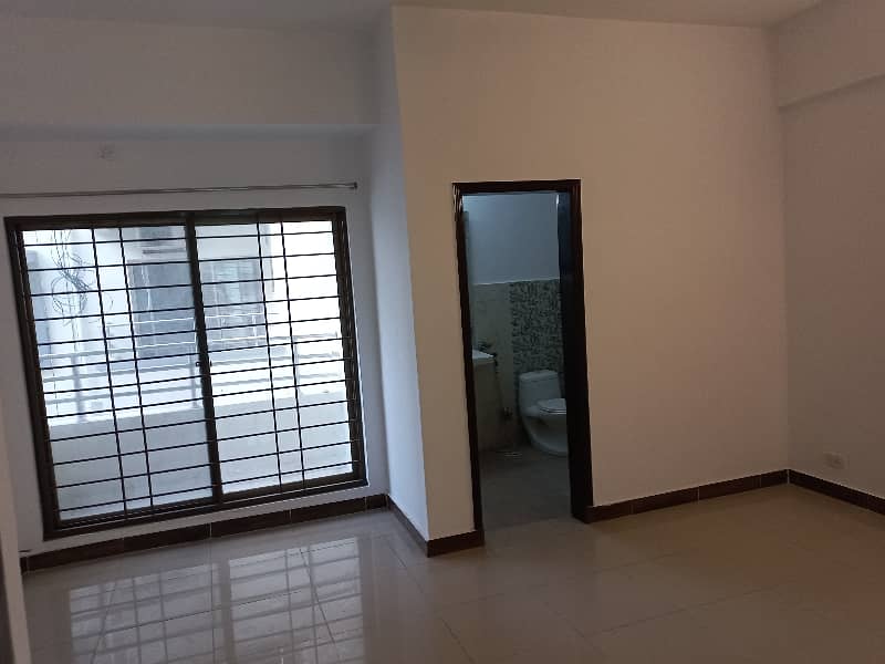 10 Marla 3 Bedrooms 2018 model 5th Floor For Sale 10