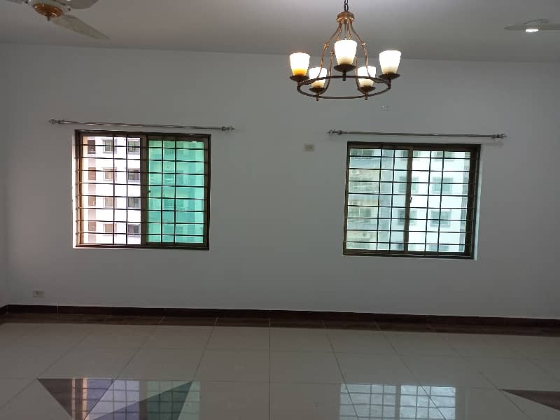10 Marla 3 Bedrooms 2018 model 5th Floor For Sale 11