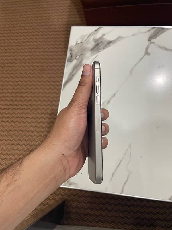 Iphone 15 pro max 4