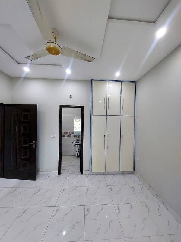 10 MARLA LOWER PORTION AVAILABLE FOR RENT 4