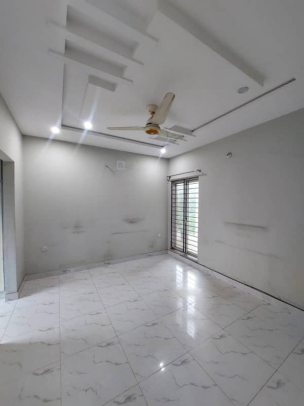 10 MARLA LOWER PORTION AVAILABLE FOR RENT 7