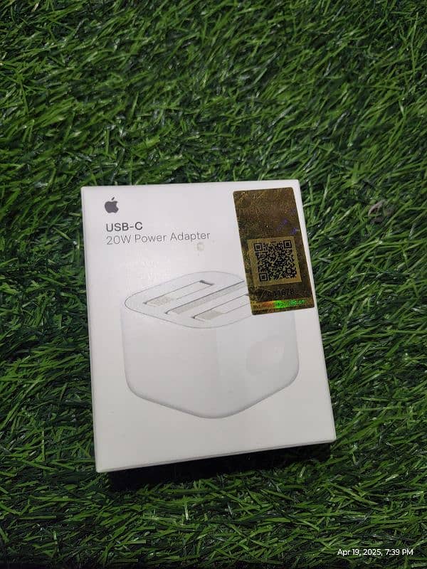 Apple 20W USB-C Power Adapter 6