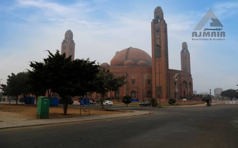 10 MARLA PLOT GOOD LOCATION FOR SALE IN BAHRIA TOWN LAHORE 11