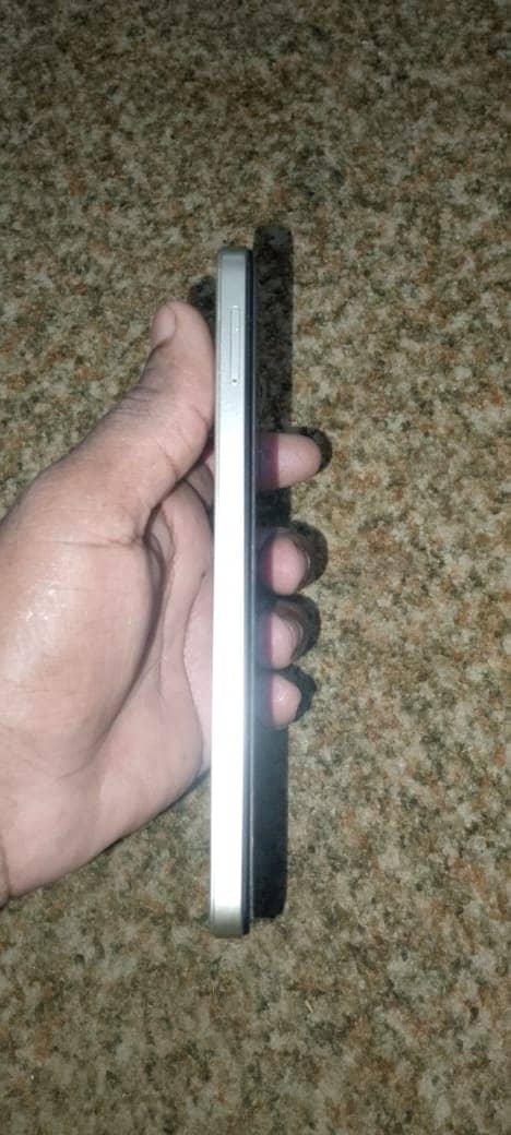 Tecno spark 20c 3