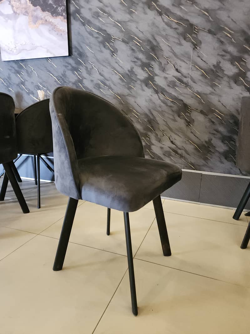 Chairs & Tables 0