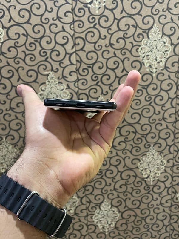 GOOGLE PIXEL 6A 3