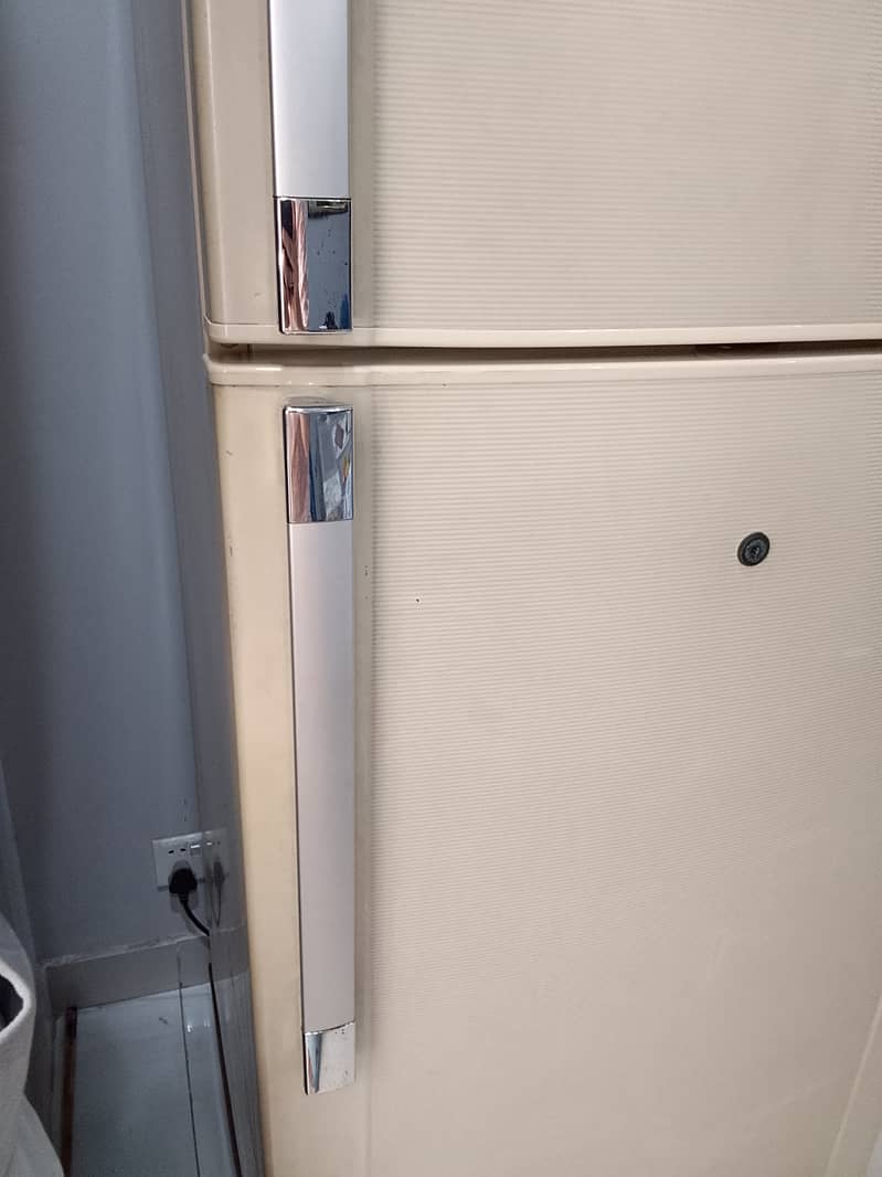 Dawlance fridge non frost 2