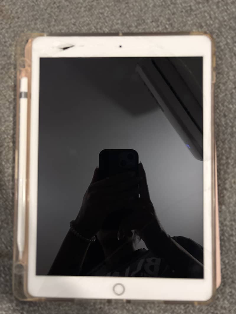 iPad 7th gen (2019) 0