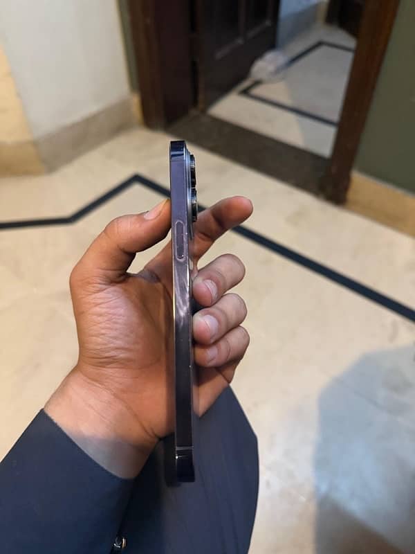 iPhone 14 pro max just back break 4