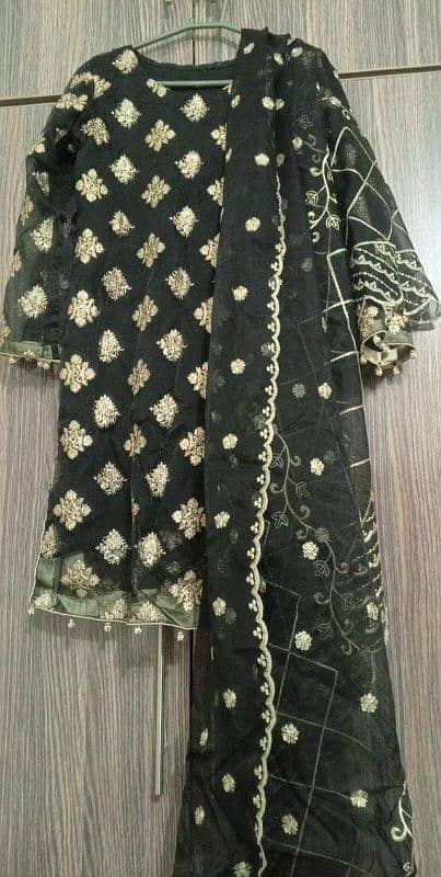 3-piece set including with net embellishments, ready to wear 6
