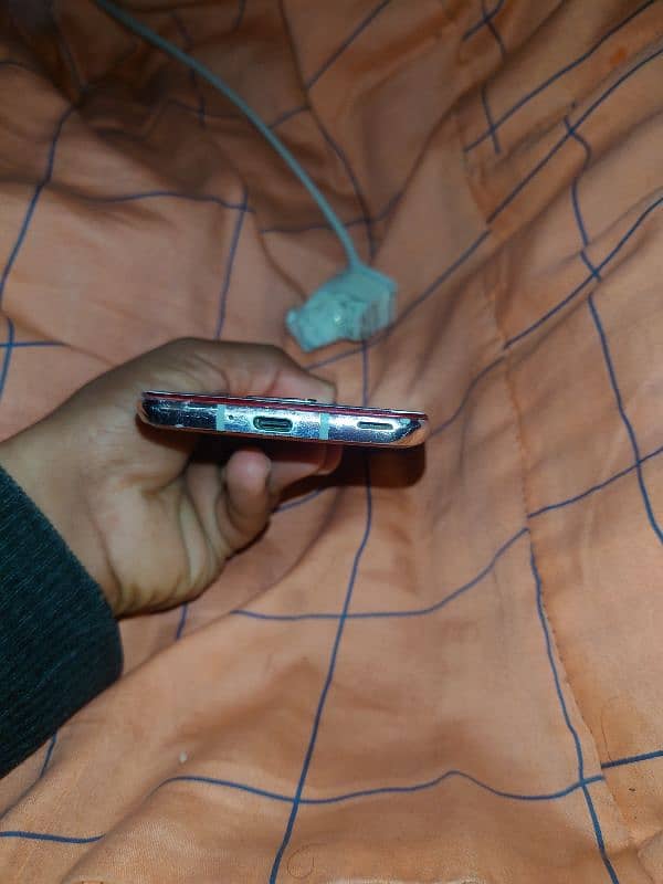 aqous R2 mobile demand 18k 031952500.88 3
