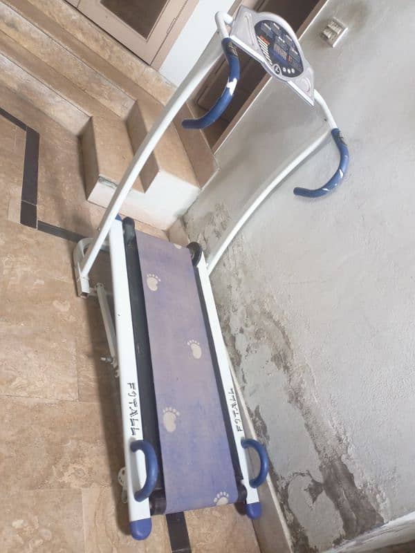 Running treadmill 0