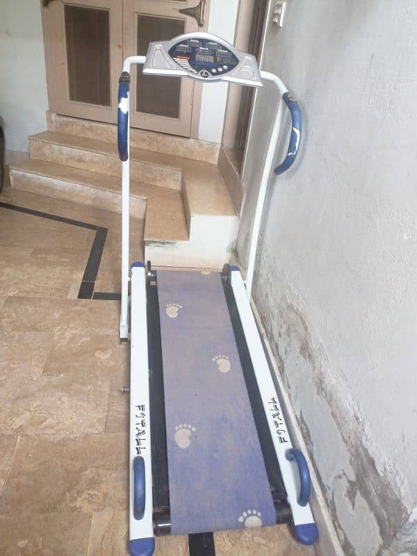 Running treadmill 1