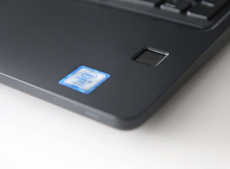 Dell latitude 5580 (condition 10/10) 1