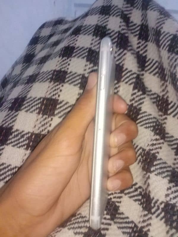 what app num 03154505604 iPhone 6 Mon pta all good condensation 2