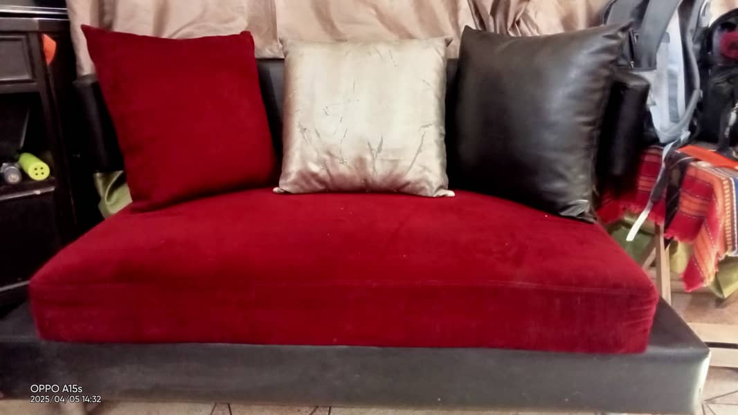 Modren and beautiful sofa set 3