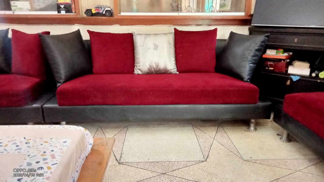 Modren and beautiful sofa set 4