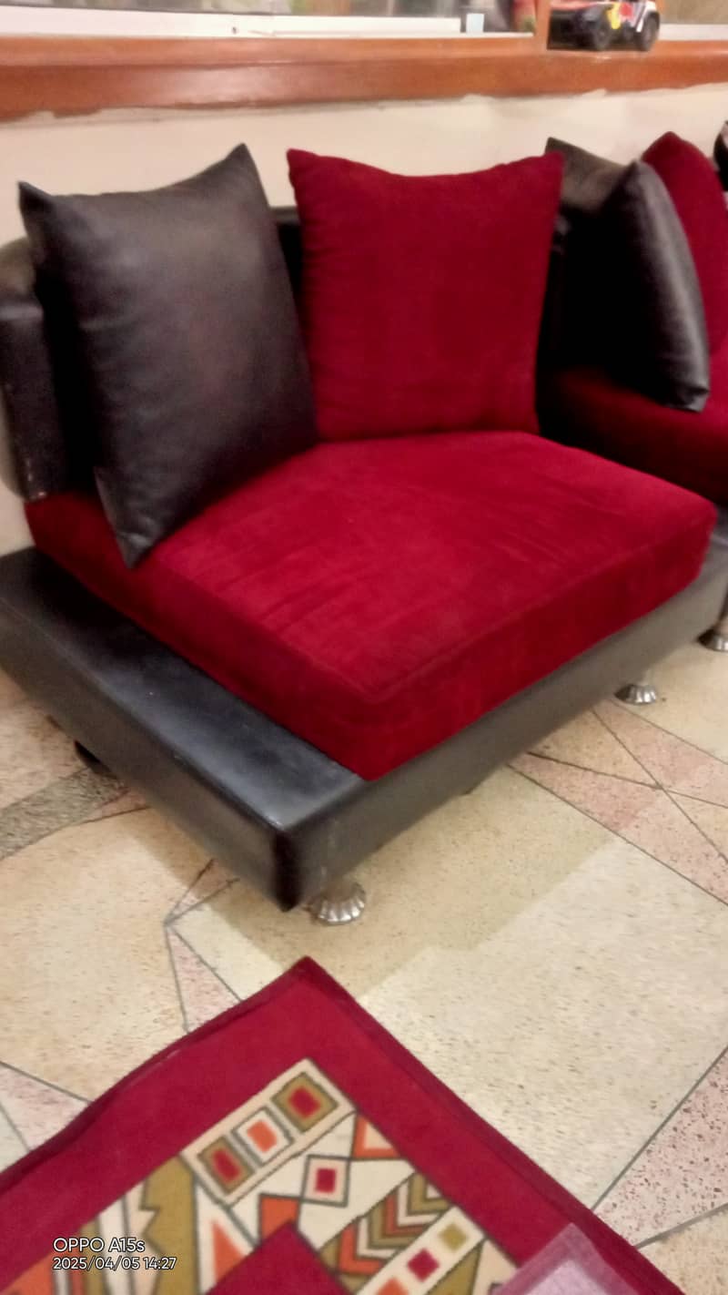 Modren and beautiful sofa set 5