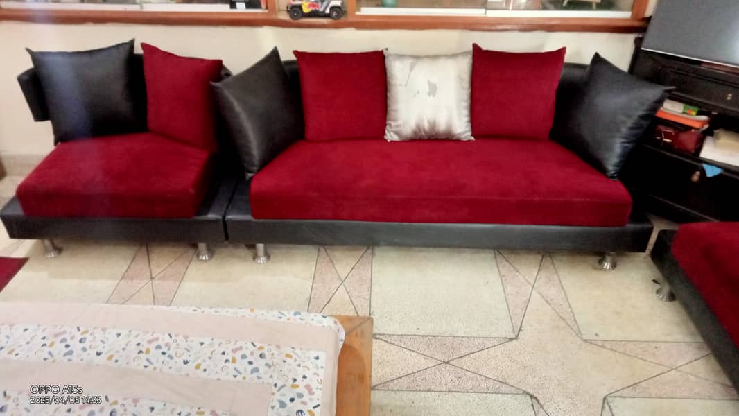 Modren and beautiful sofa set 0