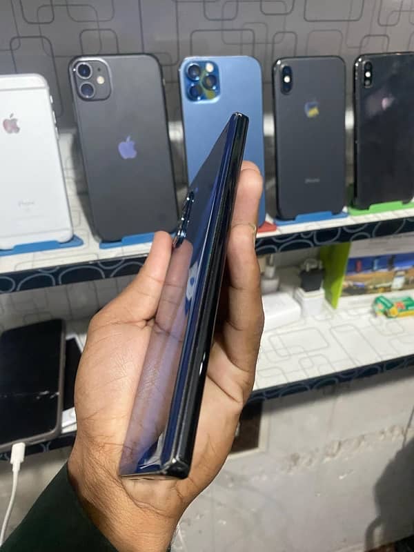 matrola edge plua 12/256gb condition 10/9 pta 0