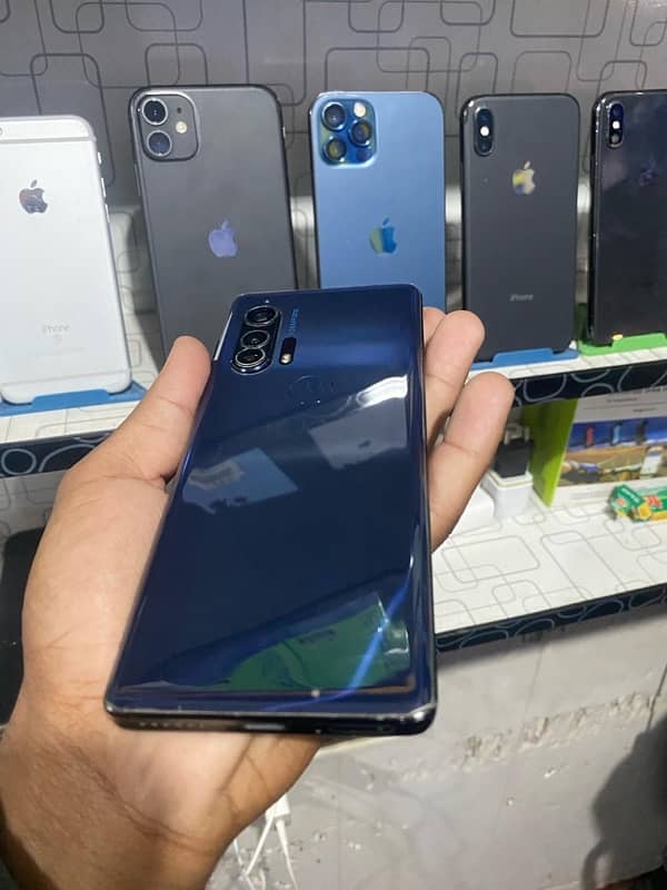 matrola edge plua 12/256gb condition 10/9 pta 4