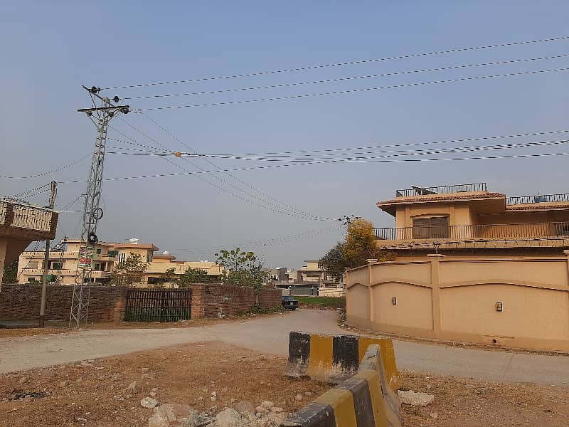 15.5 Marla Plot Available For Sale 2
