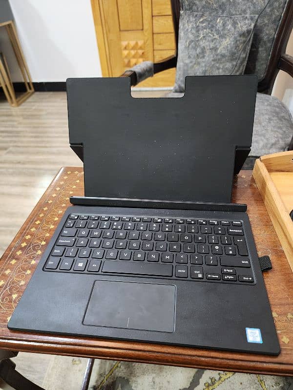 Dell Latitude 7275 2 in 1 Detachable UltraBook (price negotiable) 8
