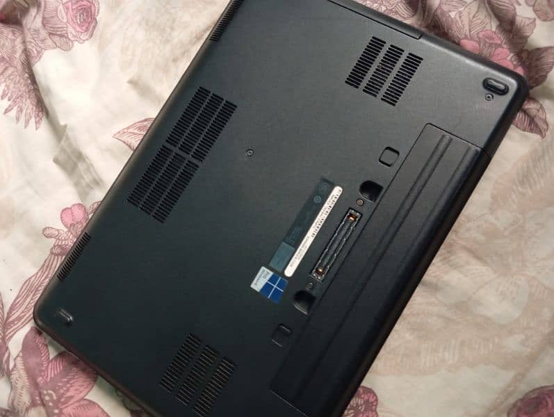 Dell latitude 5440 fresh mint condition laptop 0
