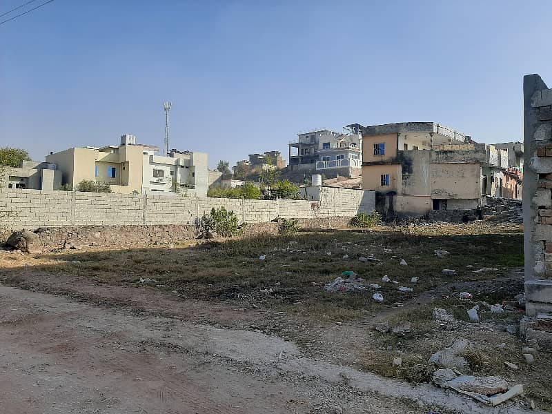 25 Marla Closed End Street Plot 4