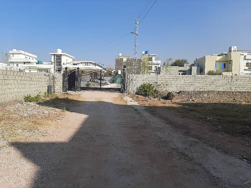 25 Marla Closed End Street Plot 5
