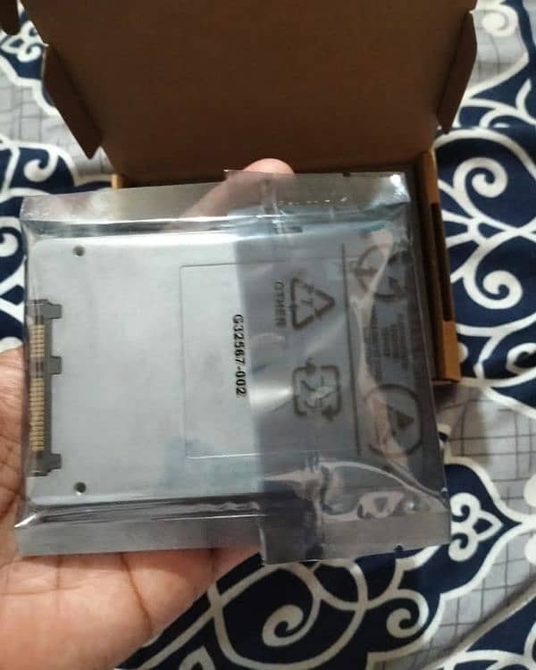 Intel SSD 80GB New Box Packed Zero Used 100% health 3