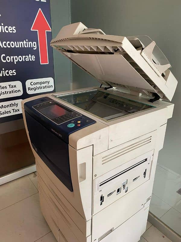 Xerox WorkCentre 5855 Photocopier, Printer and Scanner 1