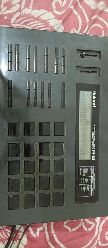 Roland R8 Machine Yamaha PSR Piano Keyboard Roland Casio Korg 1