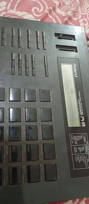 Roland R8 Machine Yamaha PSR Piano Keyboard Roland Casio Korg 2