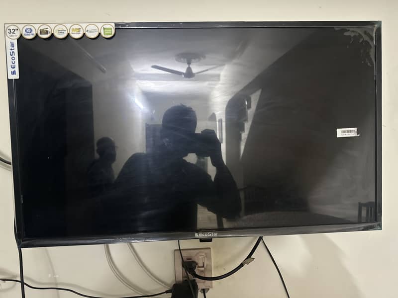 Ecostar Led tv 32 inch 10/10 2