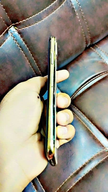 iphone xs 1