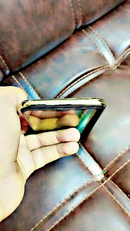 iphone xs 3