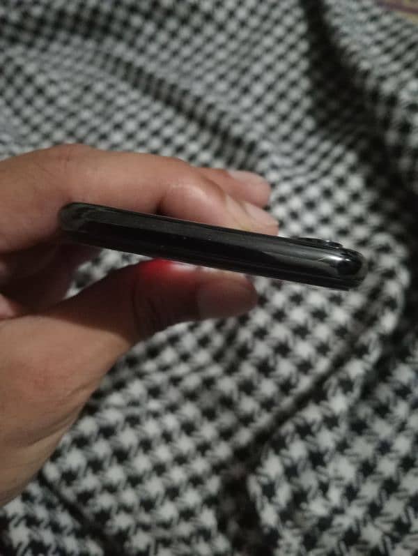 iphone xs for sale with 95bettery health 3