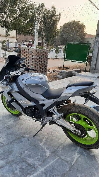 Yamaha R1 400cc 1