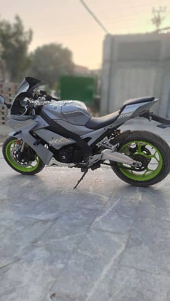 Yamaha R1 400cc 4