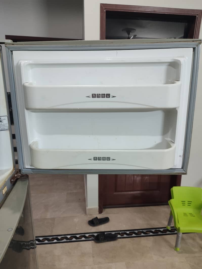 Dawlance Refrigerator Large Size 4