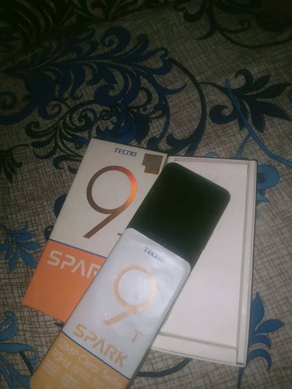 Tecno spark 9T 4+3 /. 64 GB 1