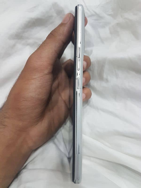 Tecno spark 8c 4 128 5