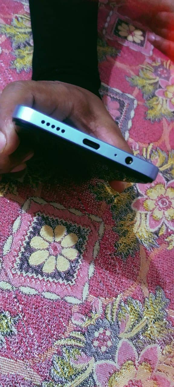 Vivo Y19s 4
