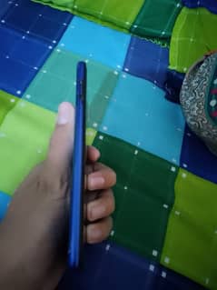 infinix hot 7 pro behtreen condition bs thora sa sides ka masla hy