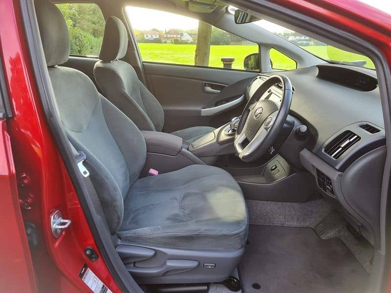 Toyota Prius T-Spirit (Top of the line Variant) 12