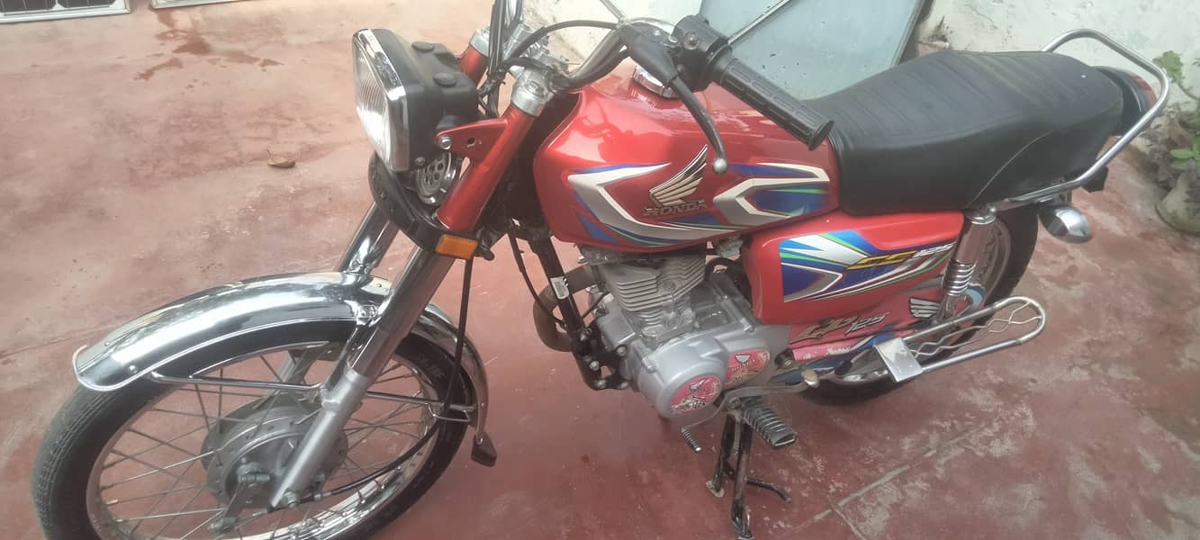 Honda CG 125 2022 model Red colour unregistered nowshera CSD 0