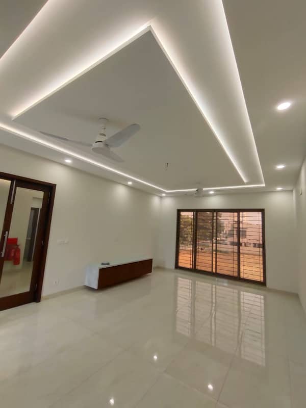 Spacious 1 Kanal Upper Portion for Rent in DHA Phase 3 Prime Location! 1